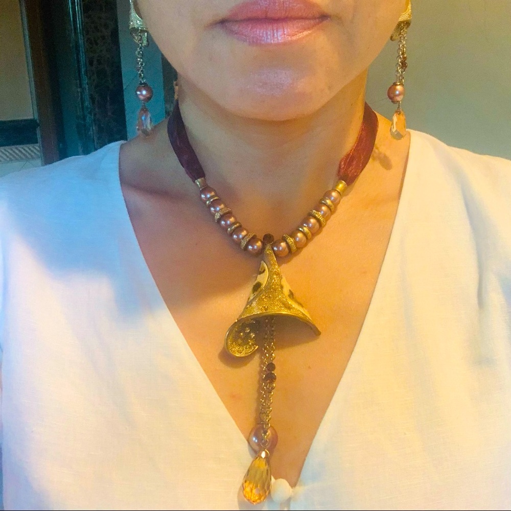Vintage Liela beads necklace and earrings set